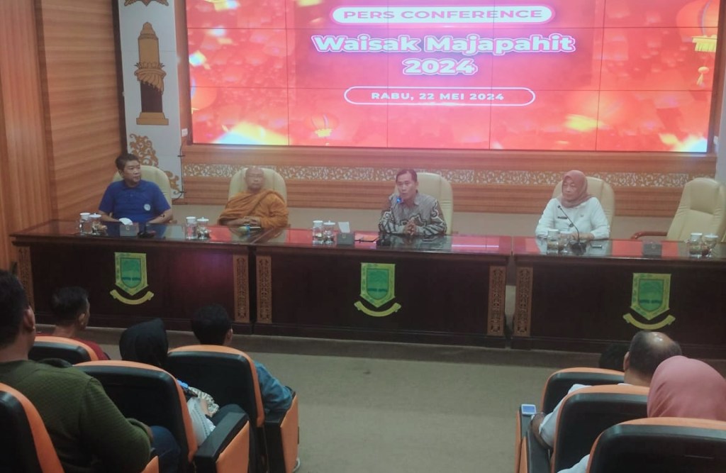 Bentuk Nyata Bhinneka Tunggal Ika, Ali Kuncoro Apresiasi Festival Lampion Balon Waisak Majapahit