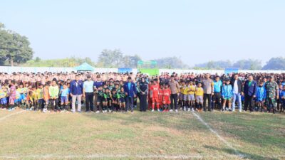 Buka Piala Askab PSSI Mojokerto, Bupati Ikfina : Kembangkan Skill Dan Semangat Perjuanga