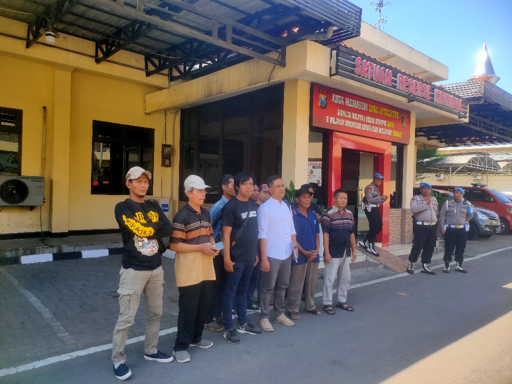 Warga Kedunglengkong Polisikan 4 Perangkat Desa Kedunglengkong