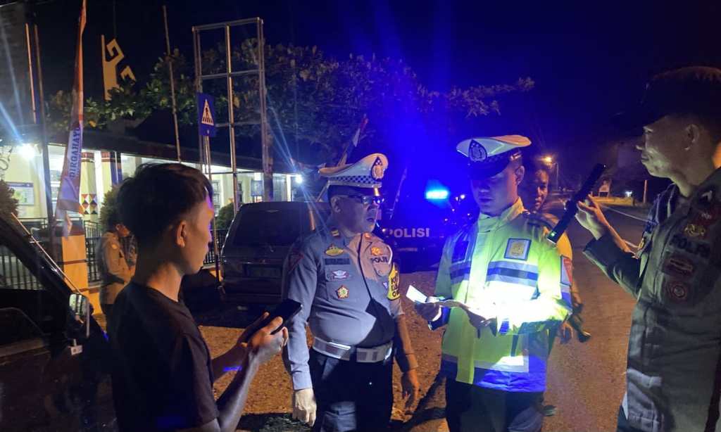 Kabag Ops Polres Tanggamus Pimpin Patroli dan Razia, Cegah Gangguan Kamtibmas di&nbsp;Wonosobo